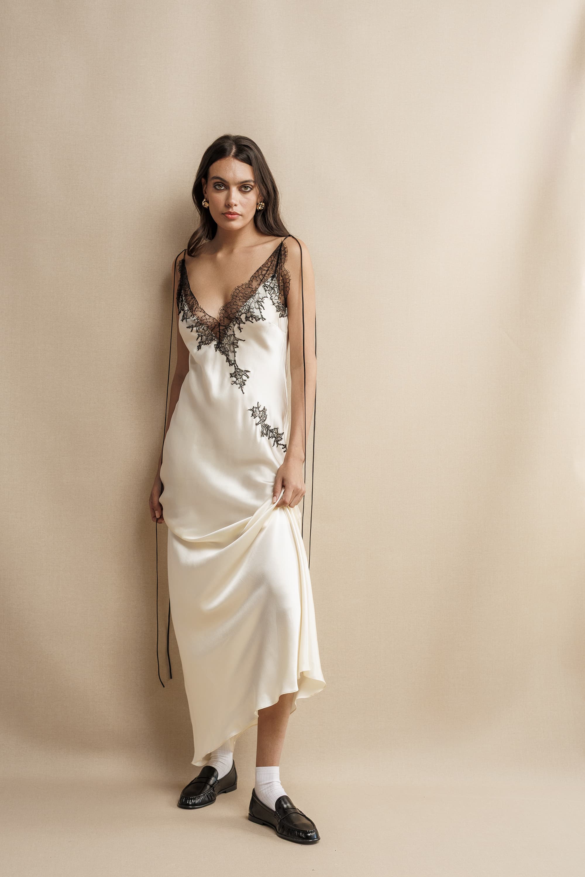 Cream silk, Naxos stone.